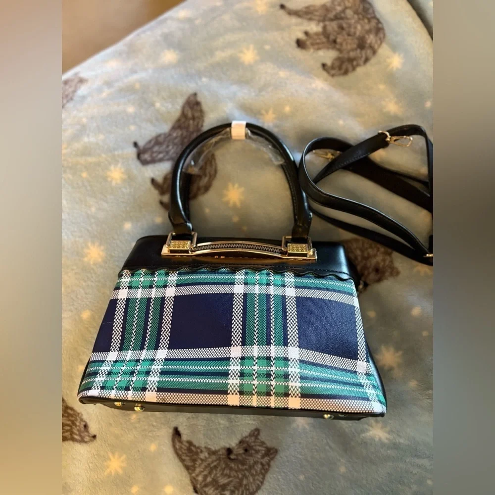 new- Classic Plaid Handbag  Gold Accents Detachable & Adjustable shoulder strap